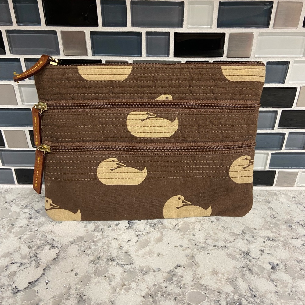 NWOT Dooney & Bourke Cloth Duck Pouch with 3 zipper compartments brown)